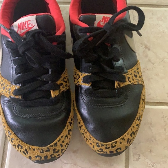 Nike - Picture 5 of 7